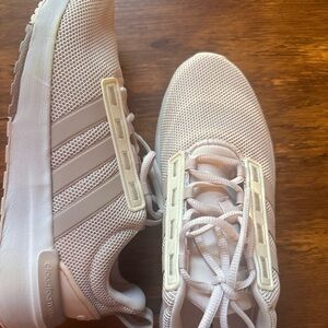 BRAND NEW Pink Adidas Cloudfoam Super Size 8 (US) NEVER WORN